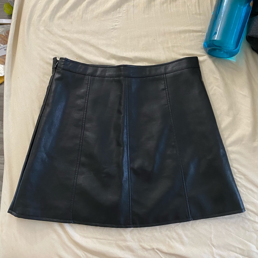 Skirts - Picture 15 of 16